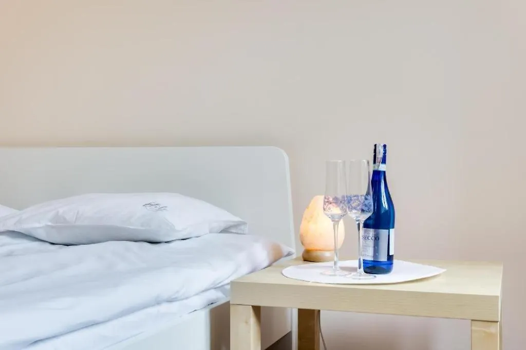 Elite Apartments Korzenna City Center Gdansk 0*,  Poland