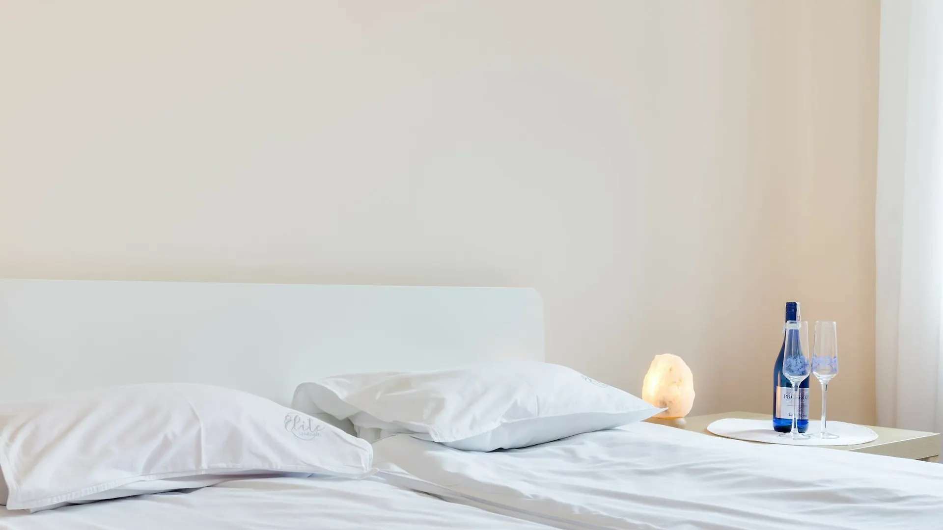 Elite Apartments Korzenna City Center Gdansk Poland